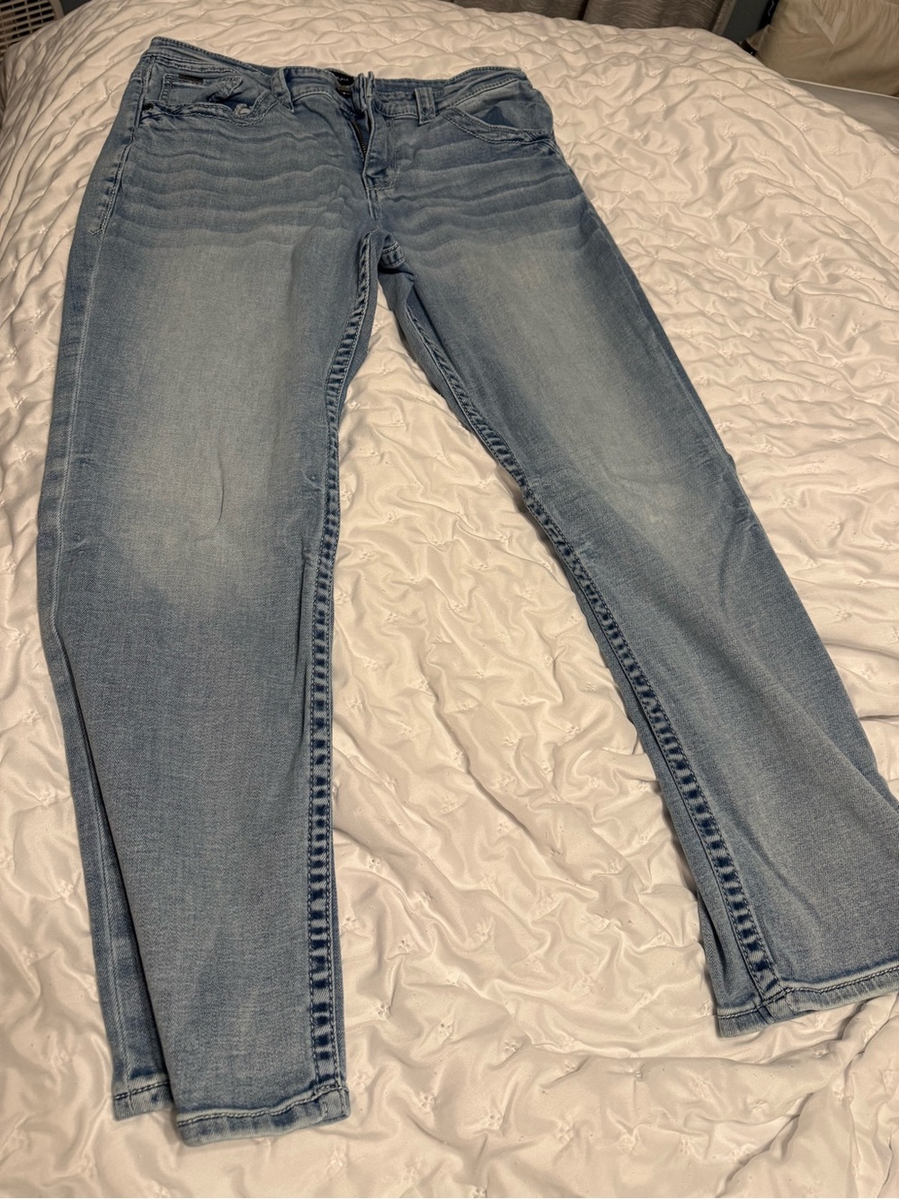 Buckle Men’s Straight Leg Jeans in Light Wash Blue 36x32